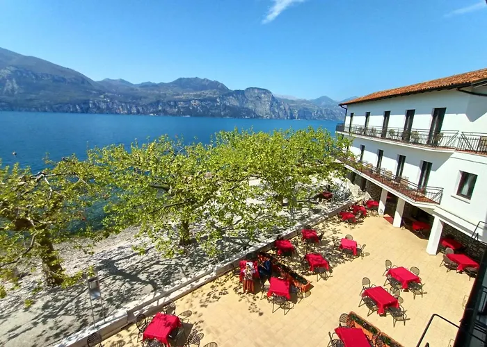 S.maria 3* 브렌조네 술 가르다