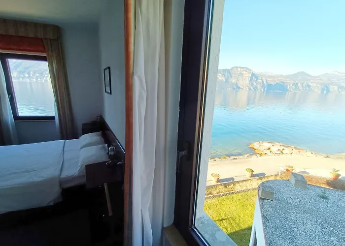 S.maria 브렌조네 술 가르다